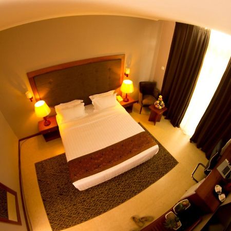Seascape Hotel Dar es Salaam Bagian luar foto