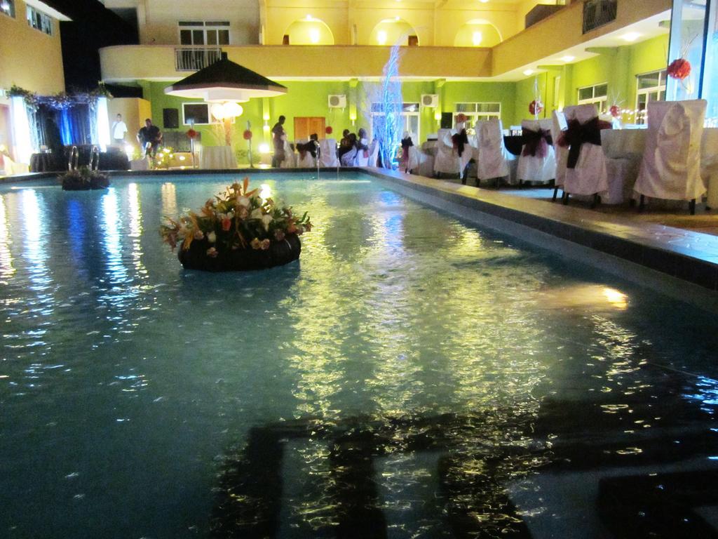 Seascape Hotel Dar es Salaam Bagian luar foto