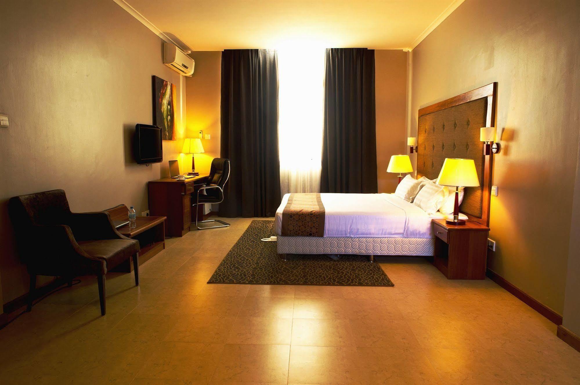 Seascape Hotel Dar es Salaam Bagian luar foto