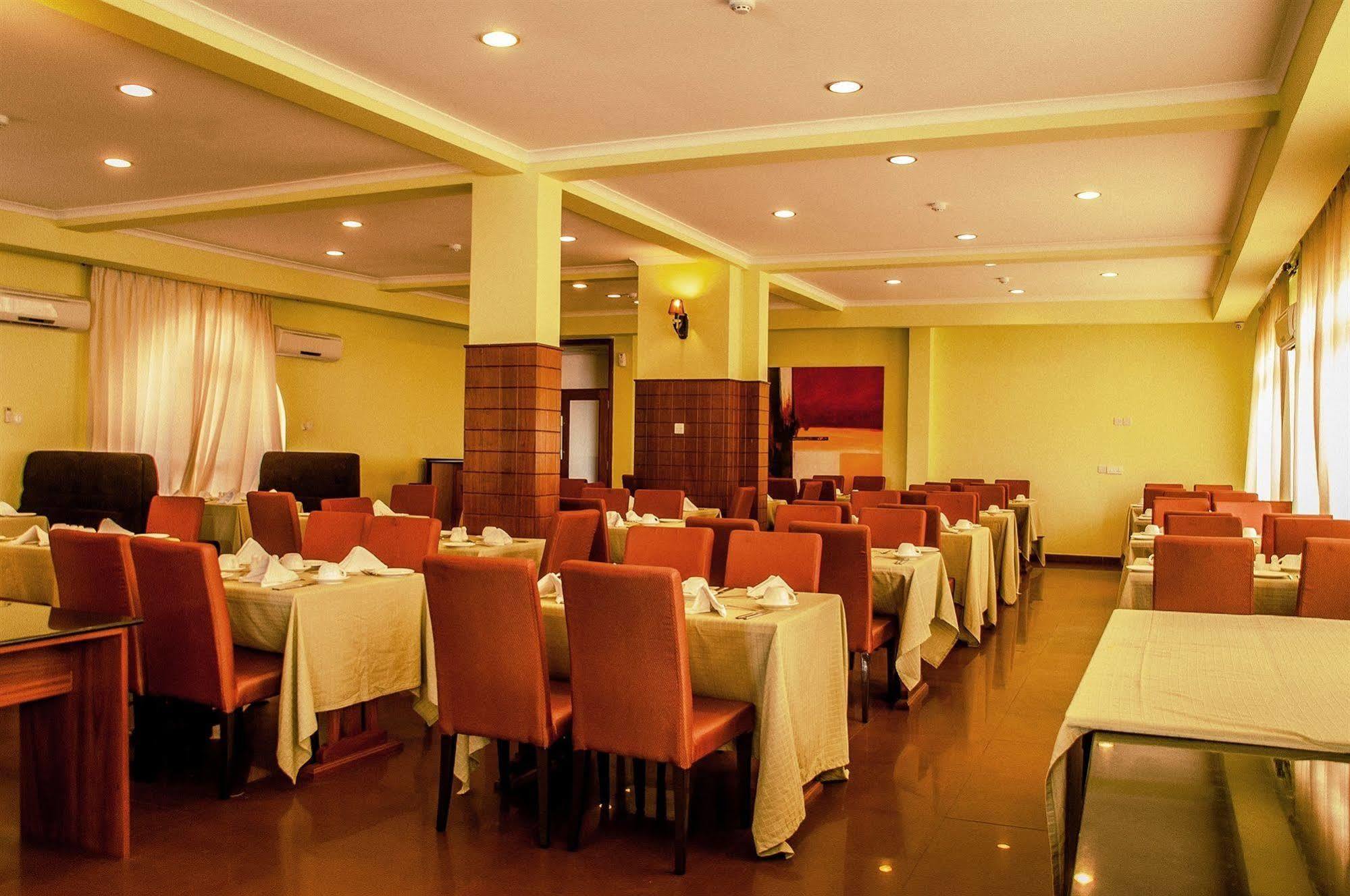 Seascape Hotel Dar es Salaam Bagian luar foto
