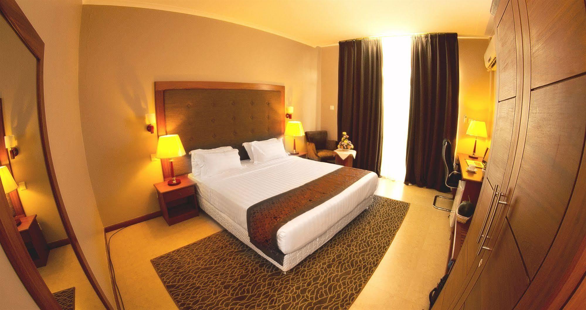 Seascape Hotel Dar es Salaam Bagian luar foto