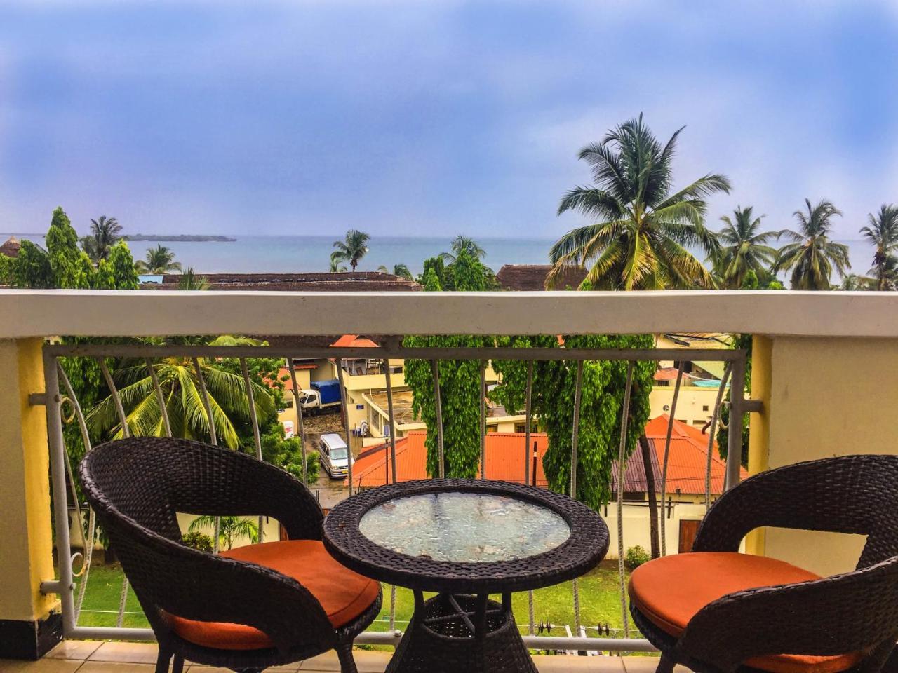 Seascape Hotel Dar es Salaam Bagian luar foto